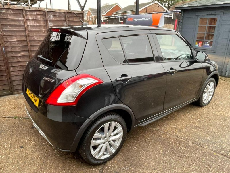 SUZUKI SWIFT