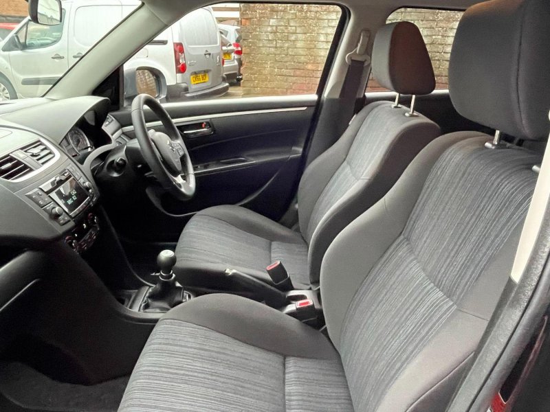 SUZUKI SWIFT