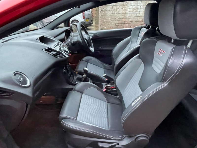 FORD FIESTA