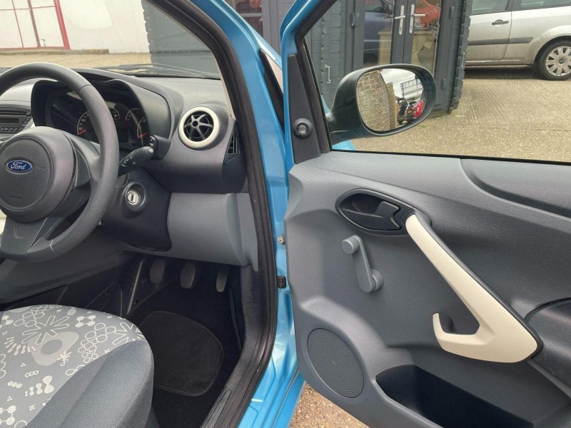 FORD KA