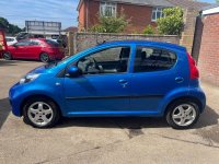 PEUGEOT 107