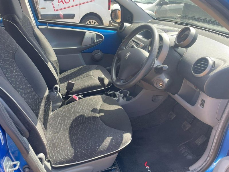 PEUGEOT 107
