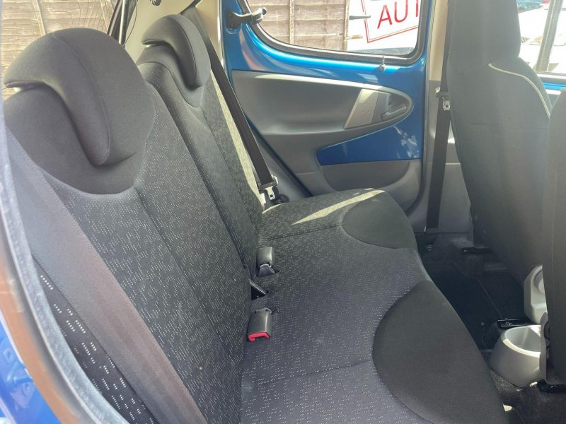 PEUGEOT 107