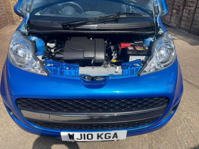 PEUGEOT 107