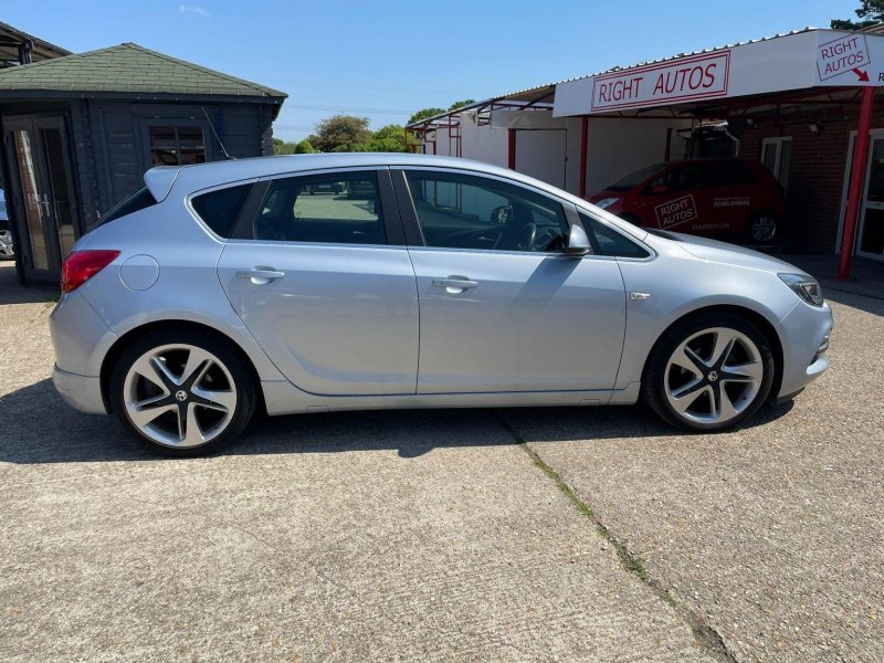 VAUXHALL ASTRA