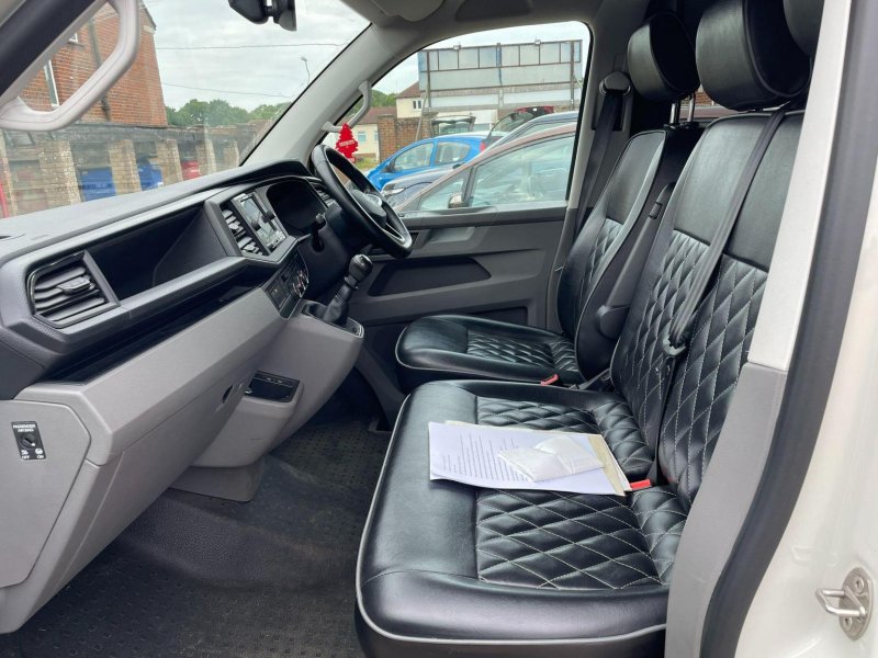 VOLKSWAGEN TRANSPORTER